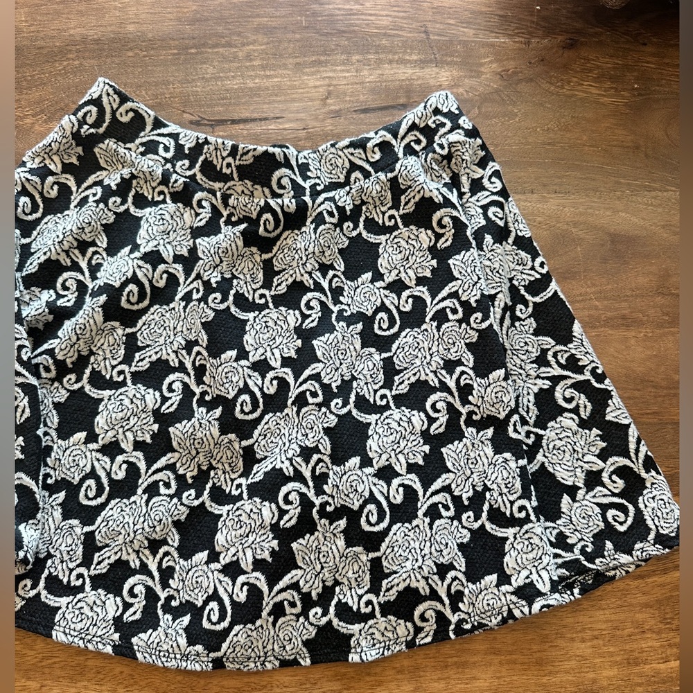 Black and White Floral Skirt by Joe Benbasset medium